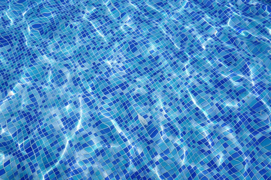 Pulizia piscina, ecco come tenerla sempre in ottime condizioni