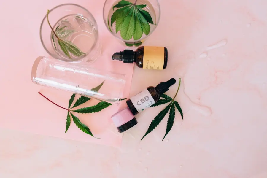 CBD: accessori, olio e prodotti cosmetici